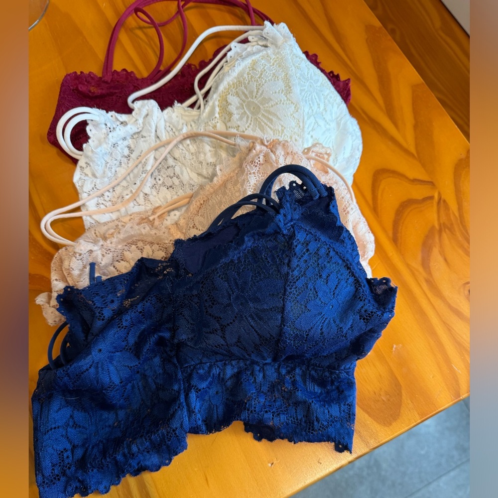 4 pack bundle size small/medium bralettes